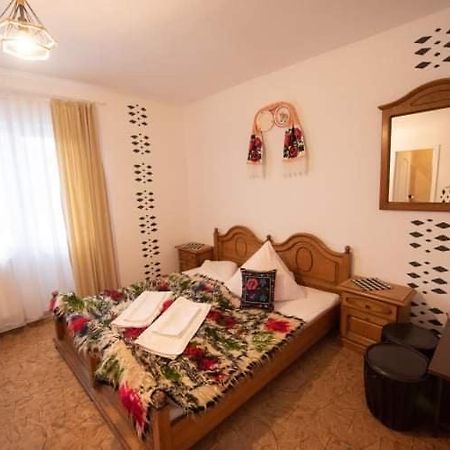 Pensiunea Casa Mariuca Valeni  Экстерьер фото
