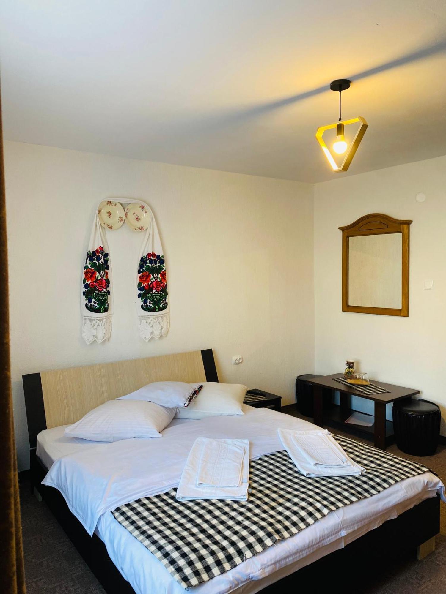 Pensiunea Casa Mariuca Valeni  Экстерьер фото