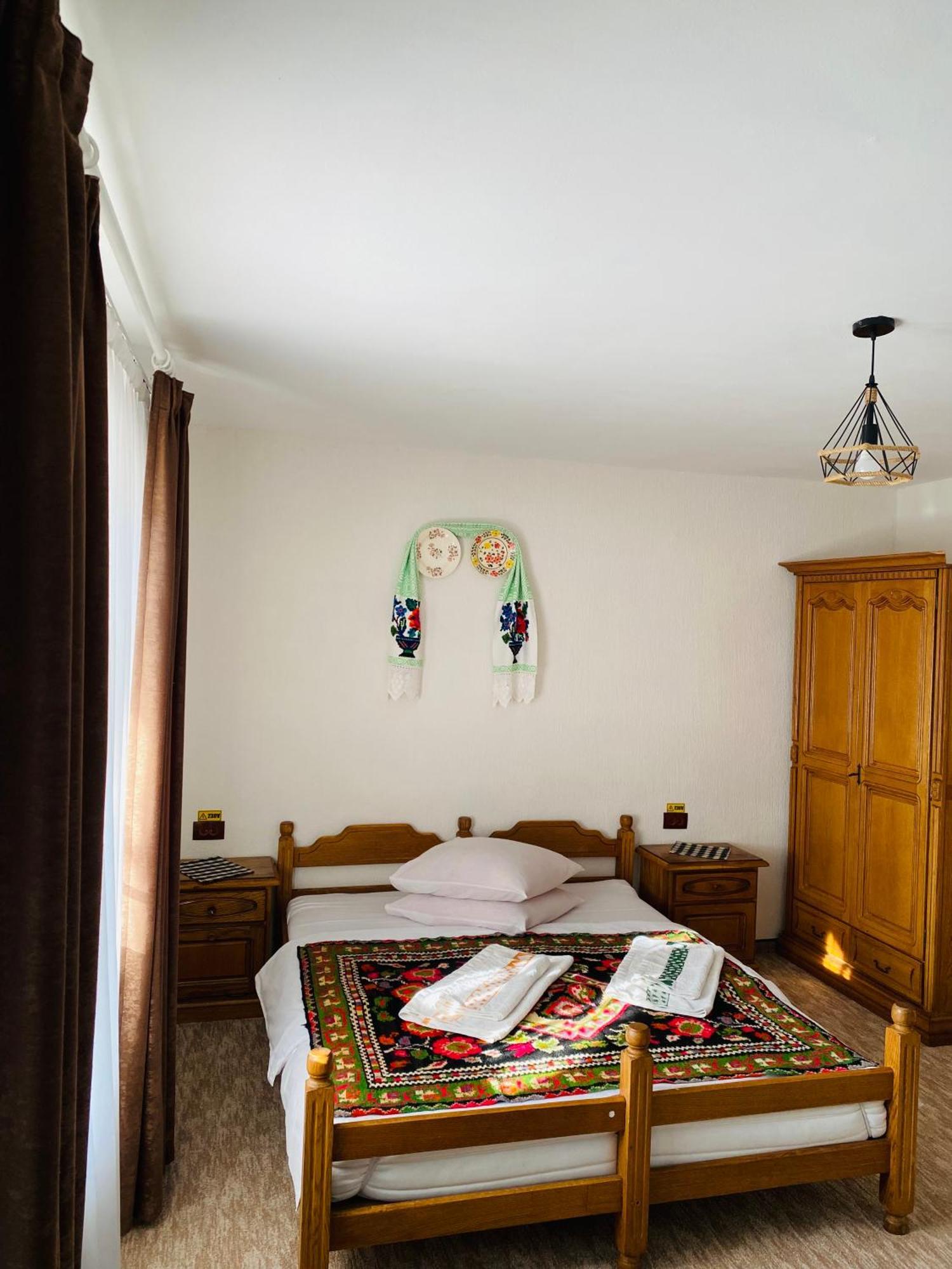 Pensiunea Casa Mariuca Valeni  Экстерьер фото